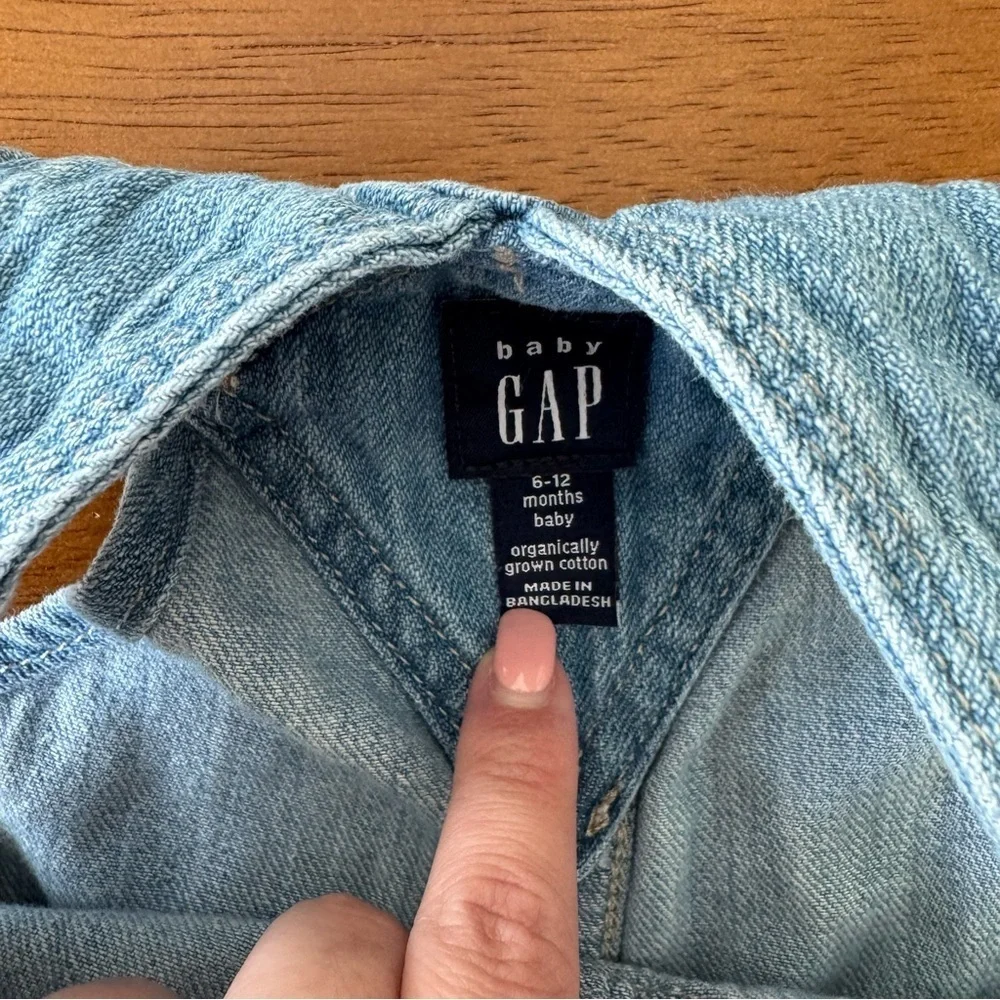 GAP Baby Denim Blue Short Overalls Organic Cotton Size 6-12M.